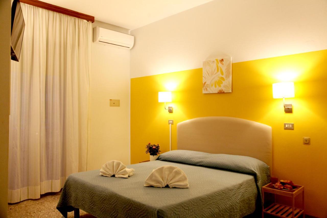 Hotel Alfa Anche In All Inclusive Римини Екстериор снимка