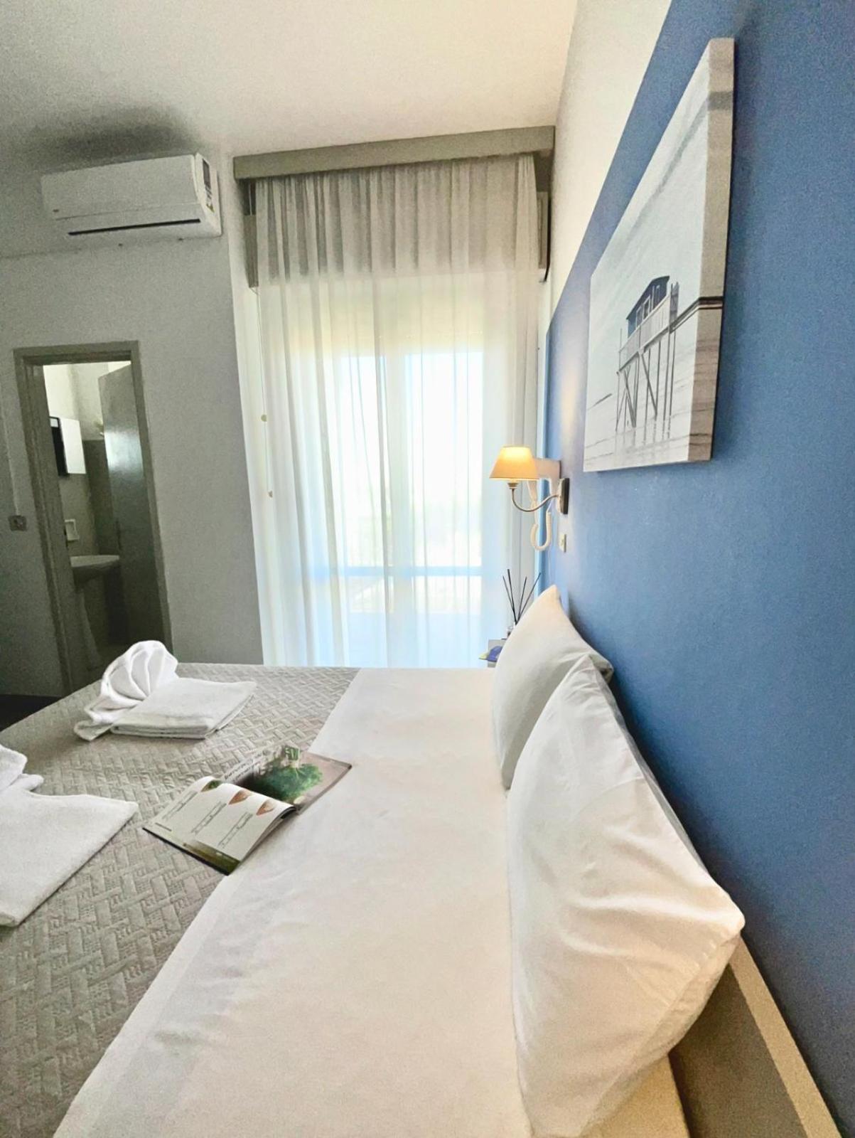 Hotel Alfa Anche In All Inclusive Римини Екстериор снимка