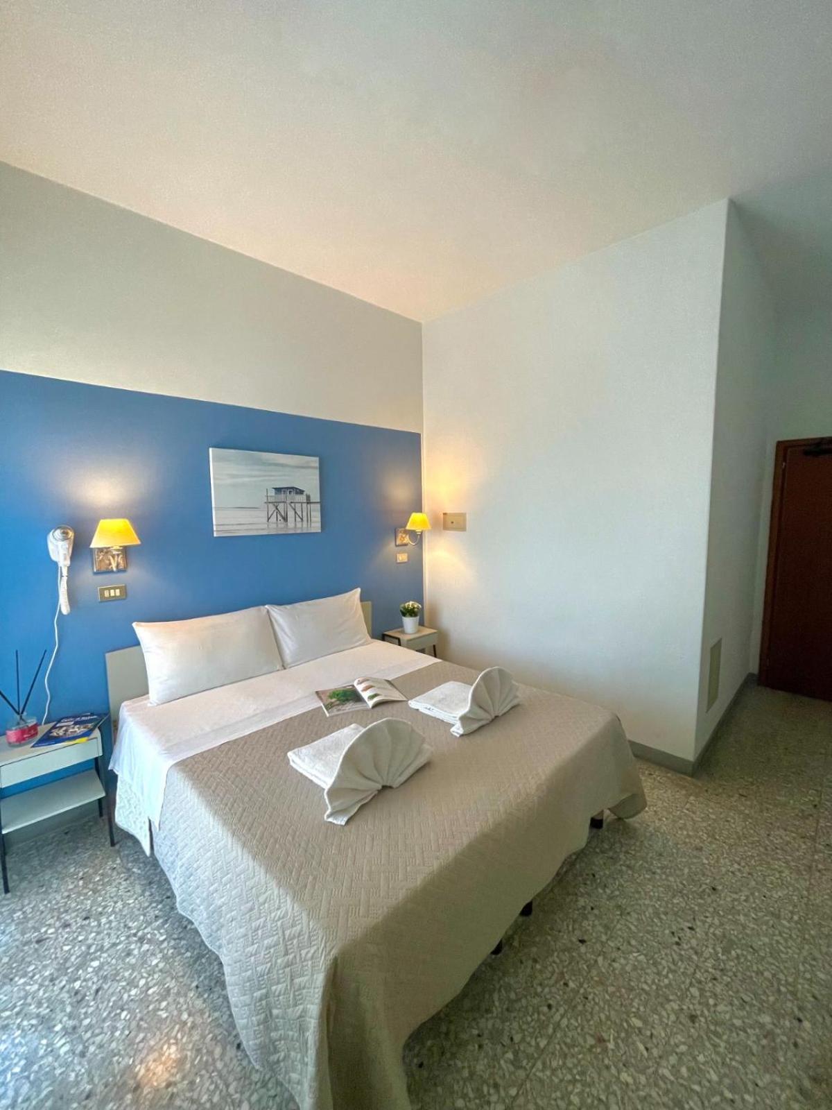Hotel Alfa Anche In All Inclusive Римини Екстериор снимка