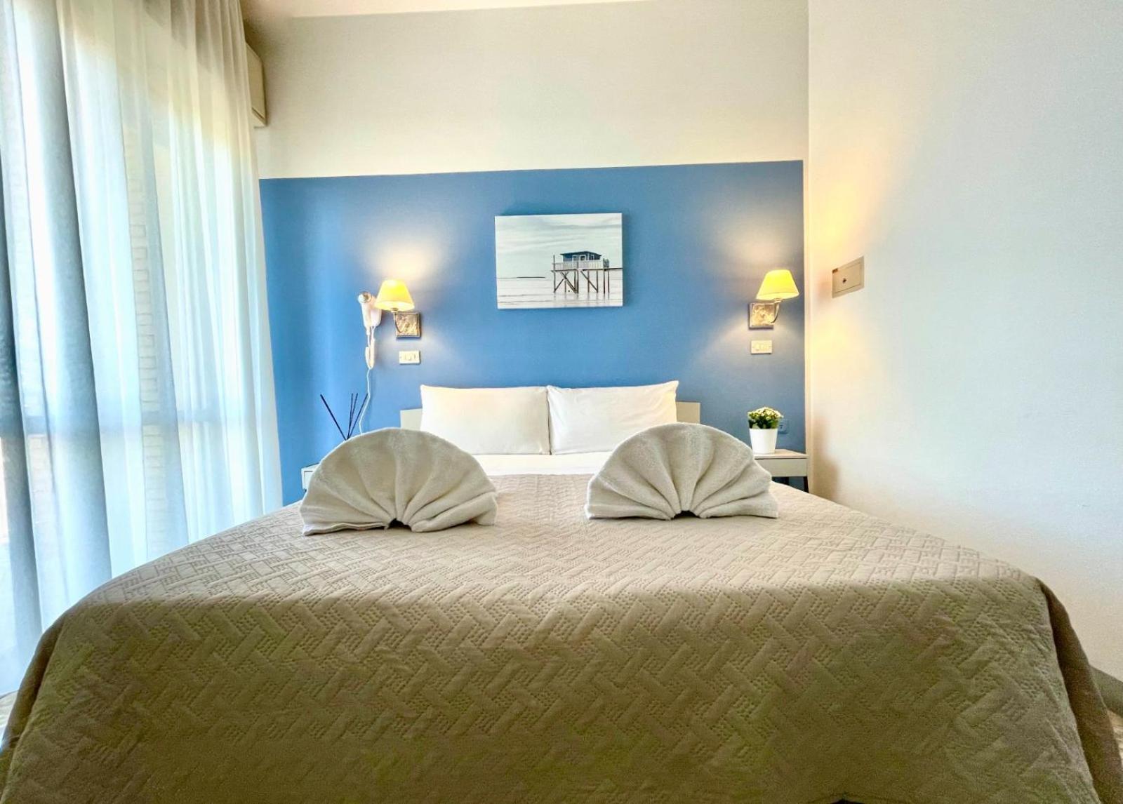 Hotel Alfa Anche In All Inclusive Римини Екстериор снимка