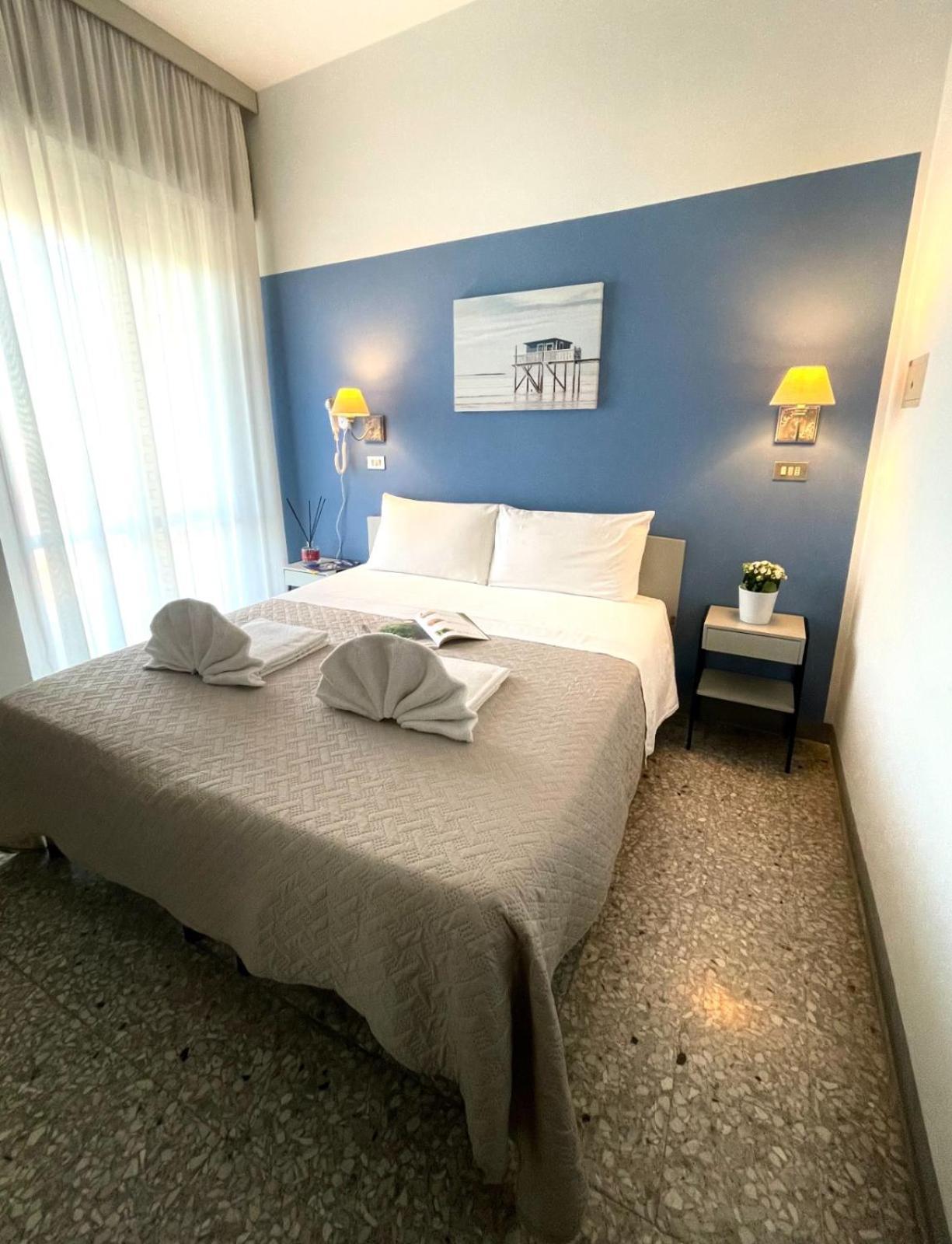 Hotel Alfa Anche In All Inclusive Римини Екстериор снимка