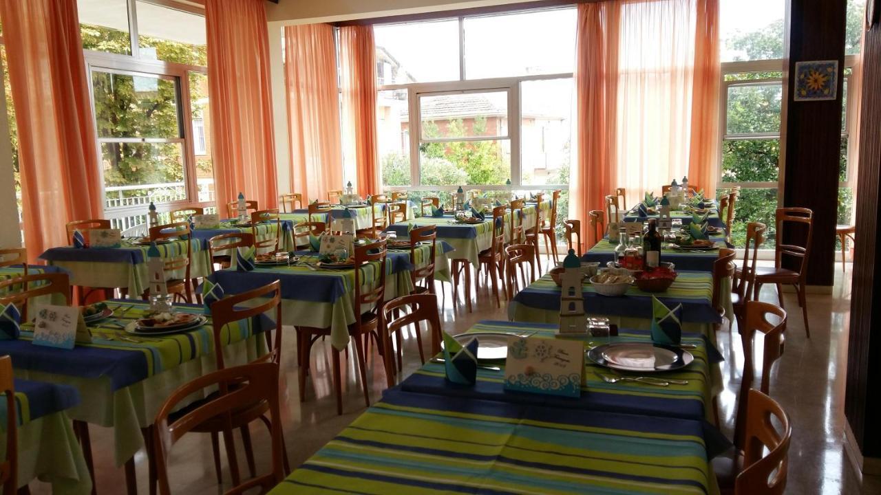Hotel Alfa Anche In All Inclusive Римини Екстериор снимка