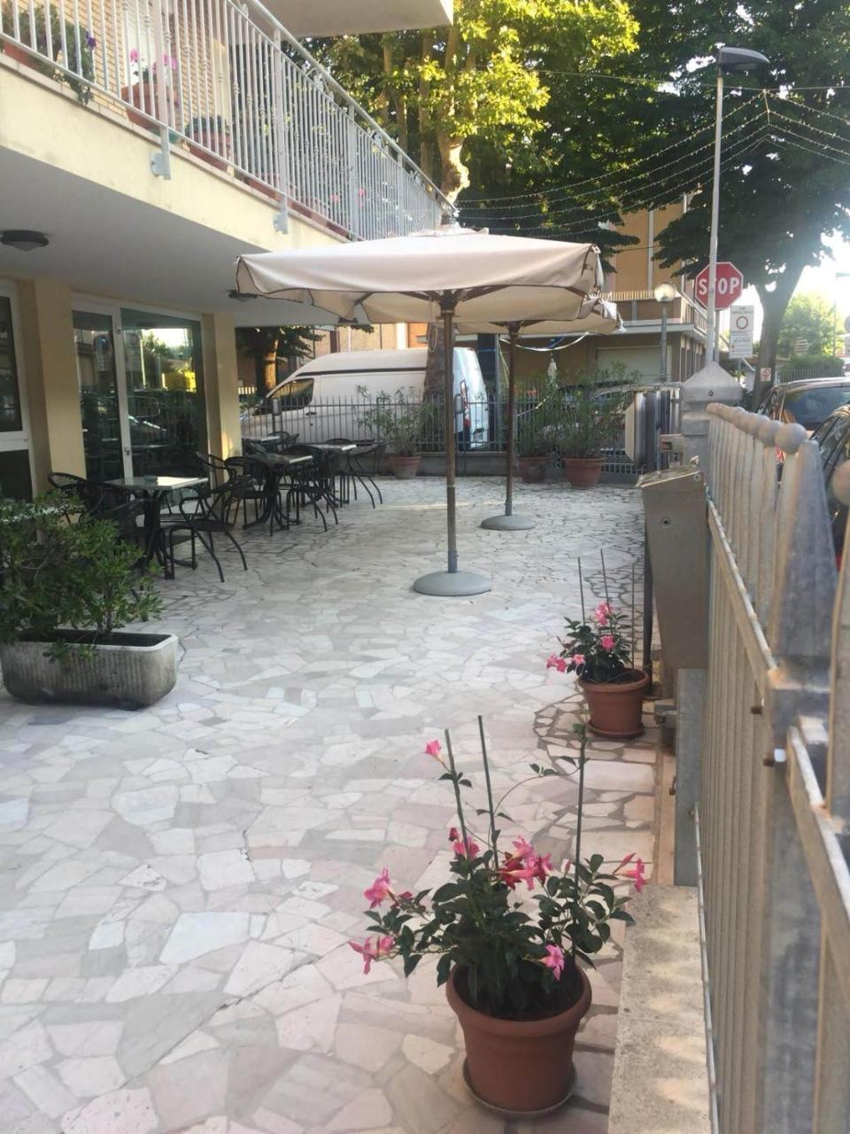 Hotel Alfa Anche In All Inclusive Римини Екстериор снимка